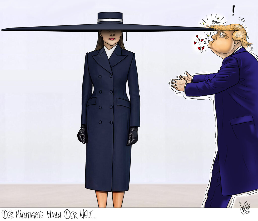 Melania Trump mit einem übergroßen Hut. Ihr Mann Donald versucht verzweifelt sie zu küssen.