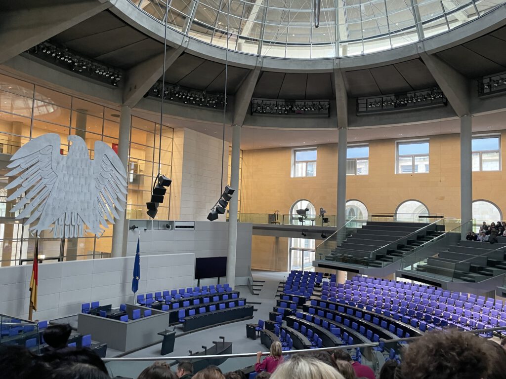 Blick in den Plenarsaal. Foto: Ria Hinken